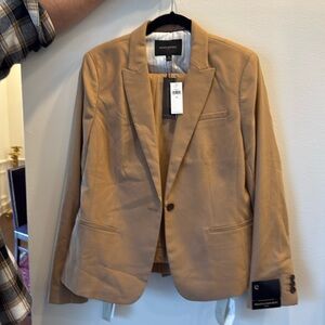 Banana republic camel 3-piece suit-brand new with tags Size 12/14 Machine wash!